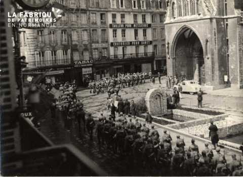 Juin 1940 défilé des troupes d'occupation à Caen